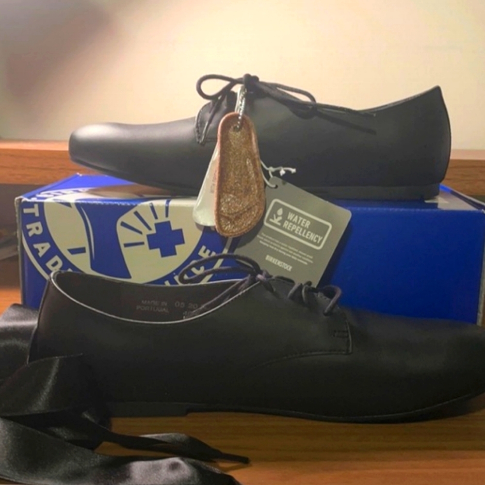 Birkenstock Saunders Black Leather Oxford